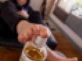 友達のオタク女子が、意外と綺麗な足の裏をしていて困った件