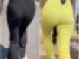 「強烈なリブパンツスタイルのモデル達(2名)」