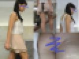 【フロント撮りを狙ったらカメラ目線が映ってしまったwwwミニスカお姉さんを盗撮！】
