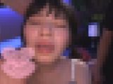 変態オヤジ4人がかりで美女をなぶり大量精子をぶっかける！