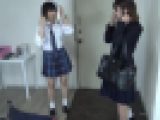 制服女子の小便器4　便器への暴行連続放〇　女の子の友達を連れてきた。