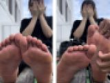 ギャル系美女バイト終わり25.5cmクサ足裏くすぐり足ツボ足比べ！5分4秒