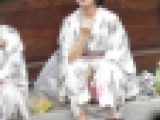 浴衣でパンチラする動画~足のお行儀が悪い女の子〜