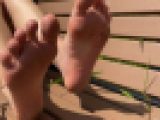 【完全裸足】第57弾！その1 裸足で初夏の街中を歩く女性