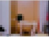 全裸でエロ自撮りしてたらお父さんが帰ってきてパニックになる