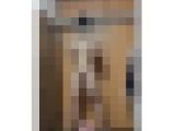 部屋でマヨネーズ乳首オナニーしながら小便