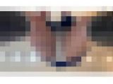 青い超絶ミニスカート② 真下からの逆さ撮りで純白パンモロを堪能する