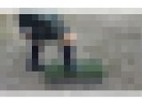 可愛い靴で物をクラッシュするAV
