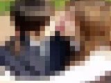 ◆素人投稿動画 経験人数一人の清楚な女子大生さんに露出とレズと生ハメ3Pを教えてあげました 【Part.01：公園でベロチューし