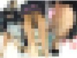 過激なTバックが美尻にがっつり食い込む！美女のぴちぴちミニスカ無防備パンチラ