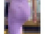 《あら、ブラ紐が！ 大胆な服装でお出かけするセレブ美女》