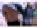 【しゃがみパンチラ】ニーハイ×絶対領域の破壊力！ミニワンピからこぼれ落ちる豊満デカ尻