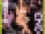 セレブ妻が初見の男女の前で裸にひん剥かれ恥ずかしい思いをする