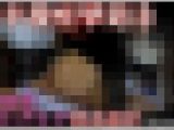 半脱ぎで晒されガードが決壊。抗えず感度MAXで跳ね上がる身体。