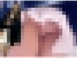 ピンクサテンの色白美女。満員電車でフロント密着撮り。